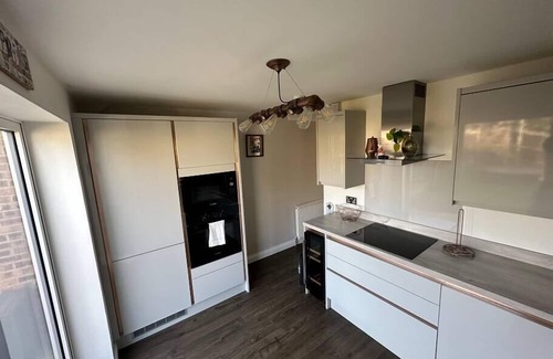 East Wickham Apartment | Charming 2-BR House offering WIFI, Parking and a Garden | On Site Stays Welling