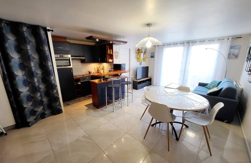 Les Sables d'Olonne Apartment | Charming 2-Room Apartment, Modern and Cozy, Prime City Center Location, Steps from the Beach
