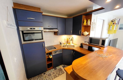 Les Sables d'Olonne Apartment | Charming 2-Room Apartment, Modern and Cozy, Prime City Center Location, Steps from the Beach
