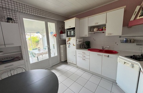 La Chaume House | Charming 2-Bedroom House with Garden Near Beach and Port Olona
