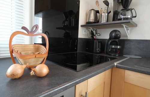Notre-Dame-de-Monts House | Charming 2-BR House Near Forest with Terrace – 5 Guests, Parking, and Fully Equipped Kitchen