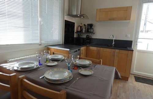 Notre-Dame-de-Monts House | Charming 2-BR House Near Forest with Terrace – 5 Guests, Parking, and Fully Equipped Kitchen