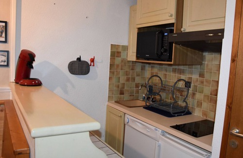 Pralognan-la-Vanoise Apartment | Charming 2-Room Apartment with Heated Pool and Terrace