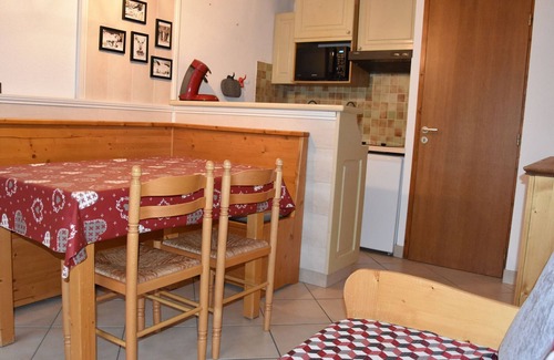 Pralognan-la-Vanoise Apartment | Charming 2-Room Apartment with Heated Pool and Terrace