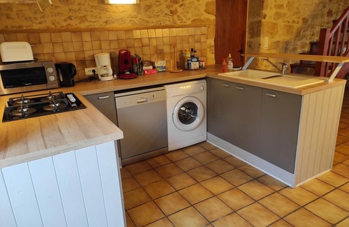 Saint-Andre-dAllas Cottage | Charming 2-Bed Cottage Near Sarlat with Fireplace, Garden & BBQ