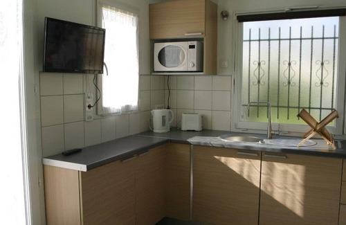 Dolus-d'Oleron House | Charming 2-Person House with Terrace, Garden & WiFi – Near Shops & Cycle Paths