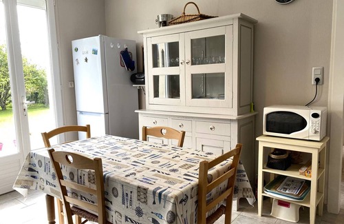 Trebeurden House | Charming 2-Person House with Garden, Terrace, Parking, 1km from Beach in Trébeurden