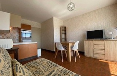 Port-la-Nouvelle Apartment | Charming 2-Room Apartment, 250m from Beach, Sunny Balconies, Private Parking