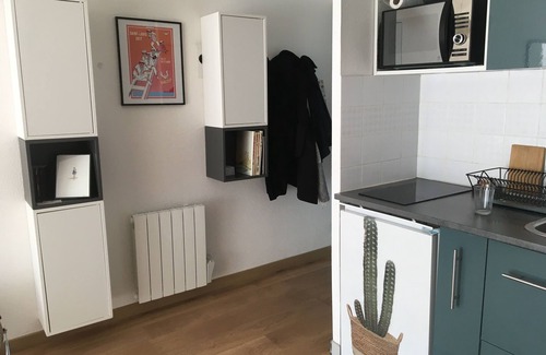 Sete Apartment | Charming 2-room apartment, city center, loggia, parking