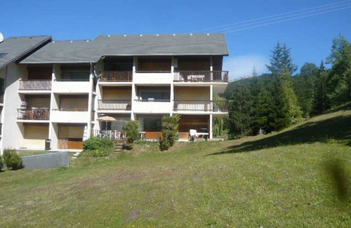 Villard-de-Lans Apartment | Charming 2-Room Loft with Mezzanine Near Ski Shuttle - Sleeps 4, Pet-Friendly