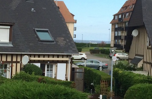 Villers-sur-Mer Apartment | Charming 2-Room Cottage with Garden, Near Beach - Sleeps 4