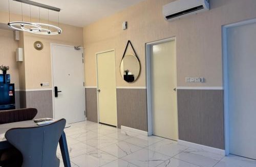 Kampung Pantai Dalam Apartment | Charming 2-Room with Amenities
