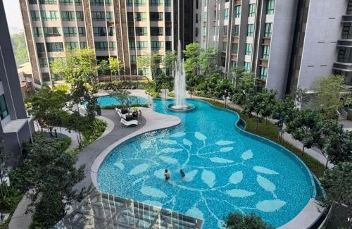 Kampung Pantai Dalam Apartment | Charming 2-Room with Amenities