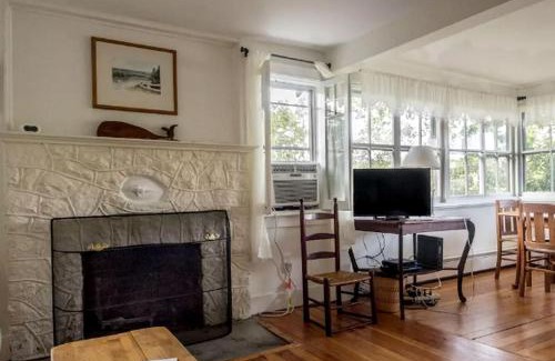 Woods Hole House | Charming 20th-Century Cape Cod Cottage Rental in Woods Hole, Massachusetts