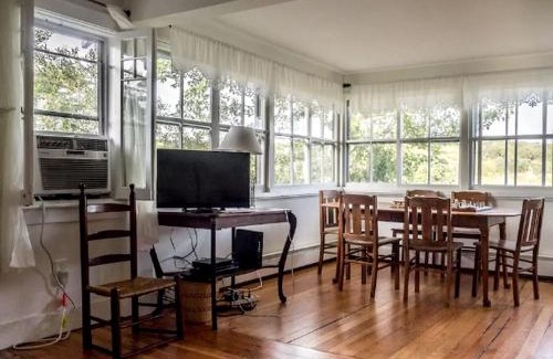 Woods Hole House | Charming 20th-Century Cape Cod Cottage Rental in Woods Hole, Massachusetts