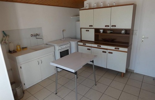 Notre-Dame-de-Monts House | Charming 2BR Holiday Home in Notre-Dame-de-Monts with Garden, 50m from Shops, Pet-Friendly
