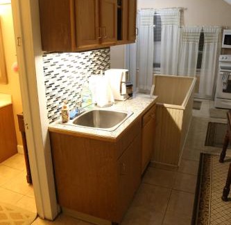 Clifton Apartment | Charming 2BD near UC, Hospitals,ZOO