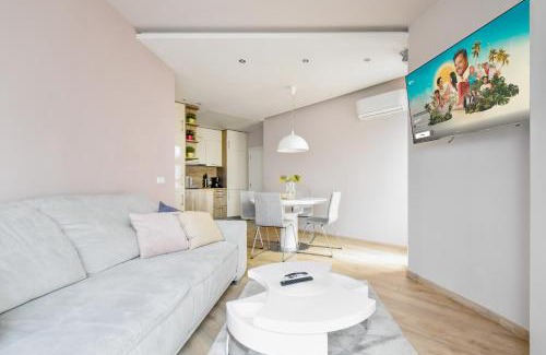 Sofia Apartment | Charming 2BD with Mountain View