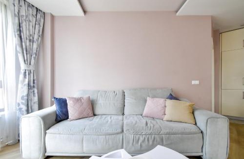 Sofia Apartment | Charming 2BD with Mountain View