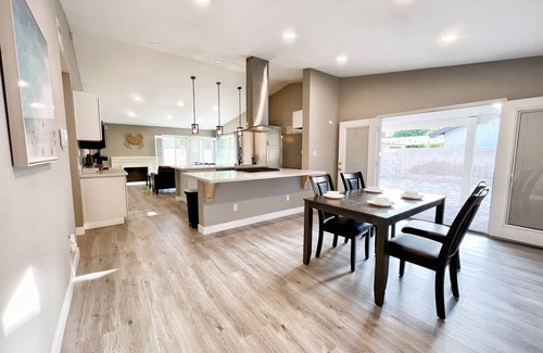 Ontario House | Charming 2bed 1bath Private pool self check-in Medical Center Downtwon Disney