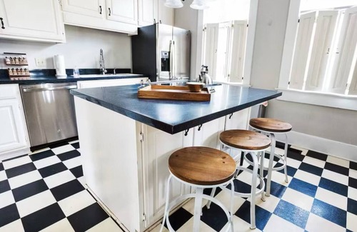 Old Shandon House | Charming 2Bed 2Bath - Bungalow - Shandon