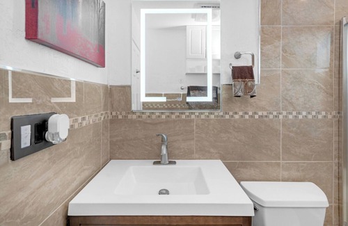 Los Angeles House | Charming 2bedroom 1 bath near Sofi Stadium/Beach/LAXn