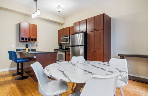 Core Apartment | Charming 2bedroom Apartment in Terrific Downtown St. Paul with Queen BD+Two Full