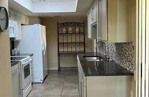 Leisure World Condo | Charming 2bedroom