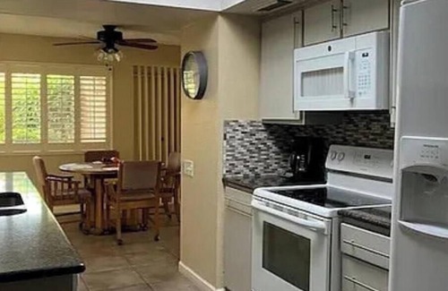 Leisure World Condo | Charming 2bedroom