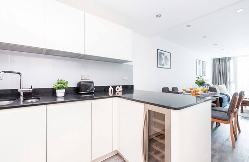 Whitechapel Apartment | Charming 2BR 2BA Near Tower Bridge