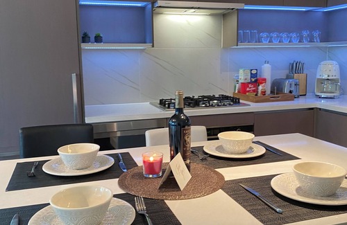 Richmond Apartment | Charming 2BR + 2bath Walking to Walmart & Dining