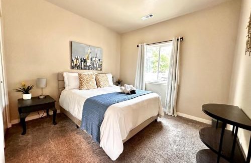 Medford House | Charming 2br Cottage Near Freeway-cul-de-sac