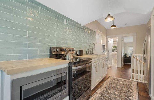 Greenwood Apartment | Charming 2BR East Nash Duplex, Great Location!