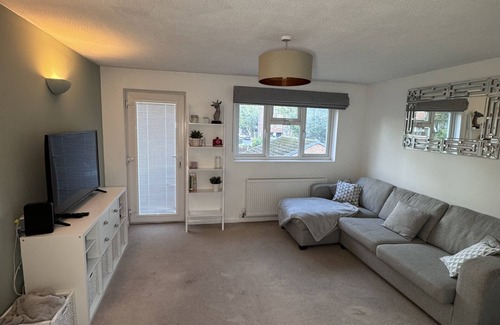 Abbey Condo | Charming 2BR Home Minutes from central London