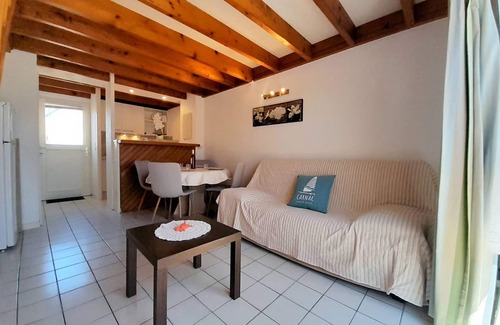 Carnac Villa | Charming 2BR House in Carnac – Close to Beach, South-Facing Terrace, Parking