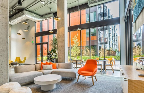 Wilburton Apartment | Charming 2BR in Bellevue, Gym + Pet-Friendly