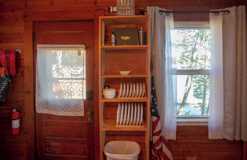 Winthrop Cottage | Charming 2BR Lakefront Cottage on Serene Cobbossee w/Kayaks, A/C