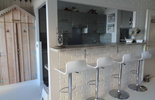 Arcachon Apartment | Charming 2BR Near Beach with Parking and Wifi