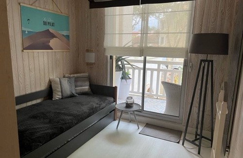 Arcachon Apartment | Charming 2BR Near Beach with Parking and Wifi
