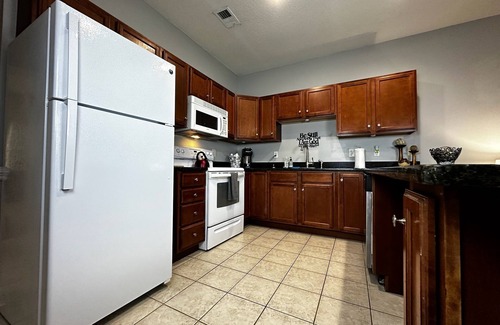 Johnson City House | Charming 2BR Townhome w/Garage + Modern Comforts