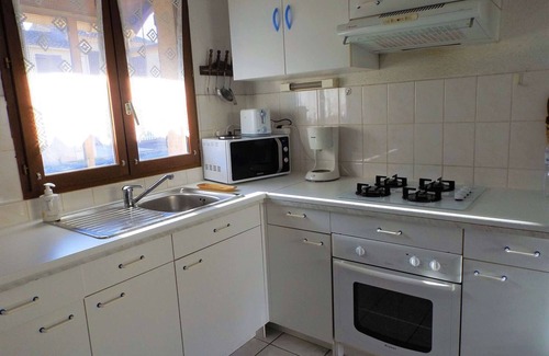 Le Grau-dʼAgde House | Charming 2BR Villa in Quiet Area with Terrace, BBQ & Free WiFi - Sleeps 6