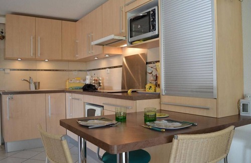 Saint-Cyprien Plage House | Charming 2BR Villa with Terrace, A/C, Pool Access, Near Beach