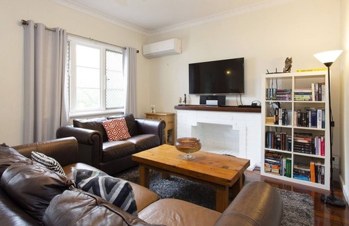 East Victoria Park Cottage | Charming 3 bedroom Cottage close to Perth CBD, Perth Airport and Curtin Uni