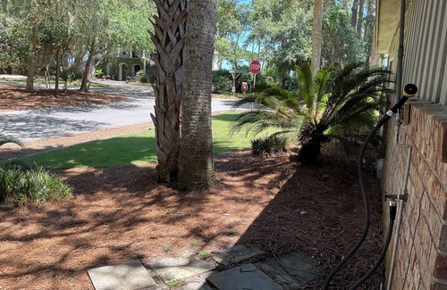 Hilton Head Island Cottage | Charming 3-bedroom cottage in South Forest Beach in Hilton Head Island