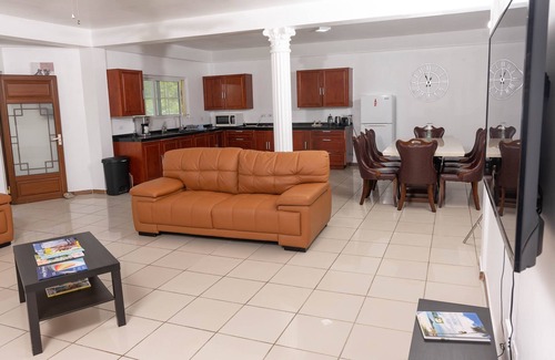 Falmouth Harbour House | Charming 3-bedroom condo with Wi Fi and AC in Falmouth Harbour.