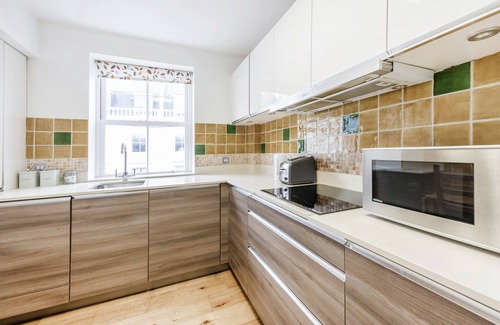 Bayswater Apartment | CHARMING 3 BED APARTMENT BY HYDE PARK