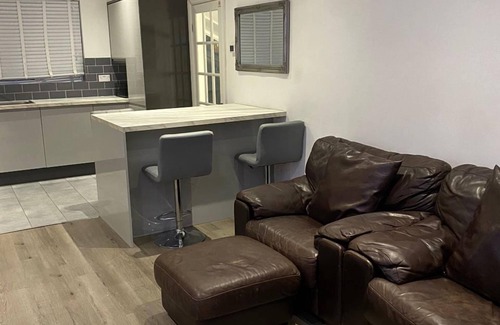 Fryent Apartment | Charming 3-Bed Apartment in London