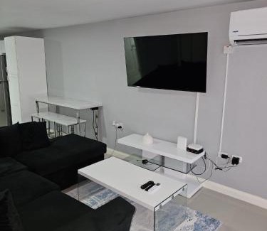 Portmore Apartment | Charming 3-Bed Apartment in Portmore with pool