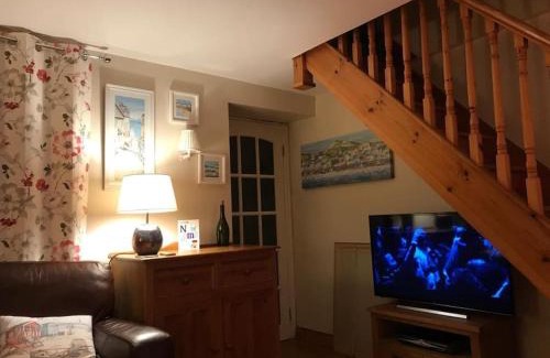 Killarney House | Charming 3-Bed Detached Cottage with Scenic Views