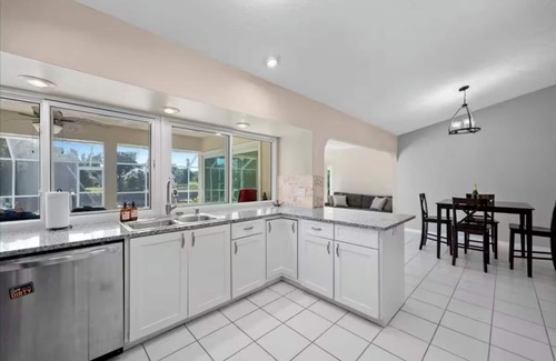 Port Saint Lucie House | Charming 3-bed house in Port St. Lucie with pool on the canal connected to ocean